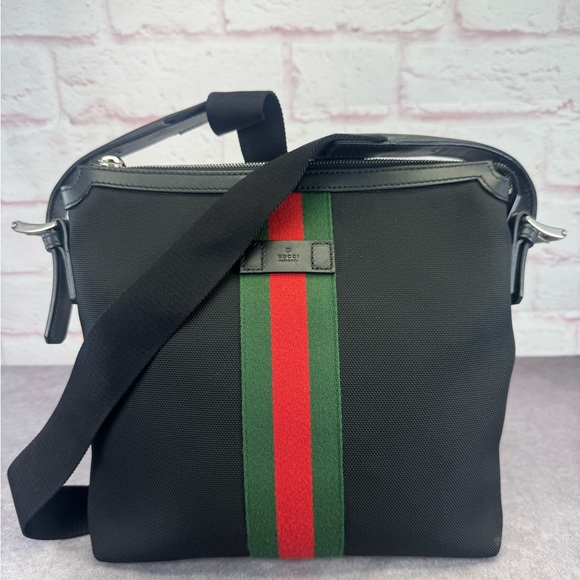 Gucci Sherry Line Web Black Techno Canvas Unisex Messenger Bag - Picture 1 of 14